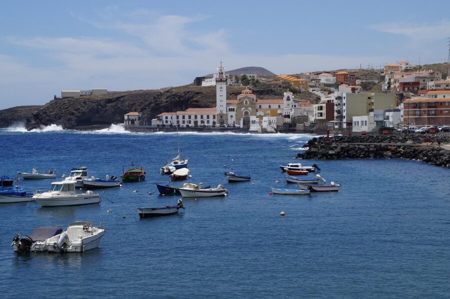 Candelaria Tenerife | Image by <a href="https://pixabay.com/users/efraimstochter-12351/?utm_source=link-attribution&utm_medium=referral&utm_campaign=image&utm_content=2420693">M W</a> from <a href="https://pixabay.com//?utm_source=link-attribution&utm_medium=referral&utm_campaign=image&utm_content=2420693">Pixabay</a>